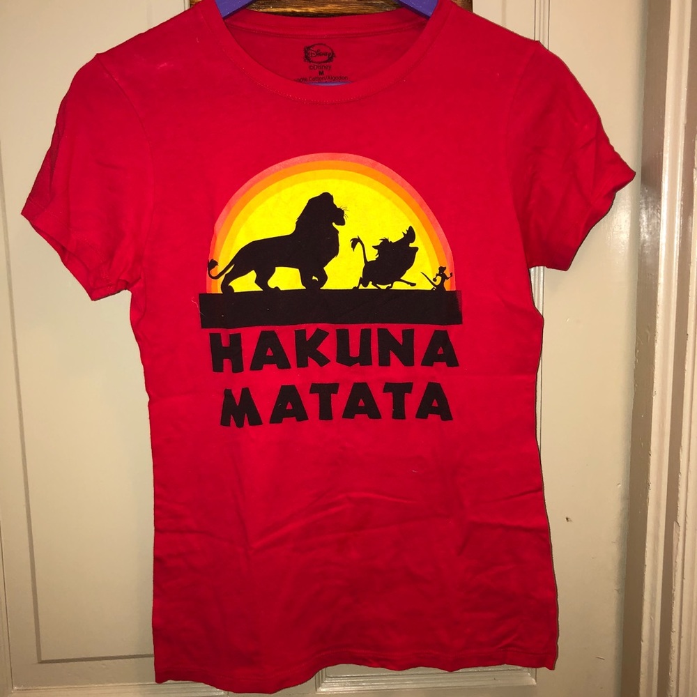 Hakuna Matata medium red shirt